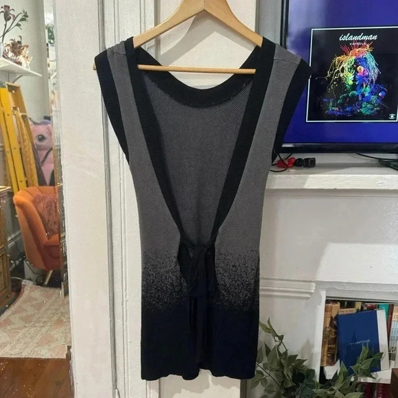 Forever 21 Black Ombré knit off the shoulder top - Picture 3 of 6